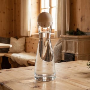 Original Zirbenkugel 7cm & 1L Glaskaraffe – Handgedrechselt aus echtem Tiroler Zirbenholz