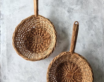 Vintage Pan Shaped Baskets Set of 2, Wicker Wall Baskets, Cottage Kitchen Decor, Primitive Farmhouse Decor, Rustic Hanging Baskets