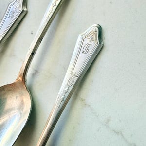 Set of 4 Mismatched Oneida Tudor Plate Teaspoons, Monogrammed "G"