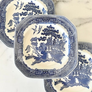 Johnson Bros Square Blue Willow 1/2