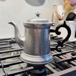 Wilton Armetale Pewter Coffee Pot: Plough Tavern Black Handle, Early American Decor