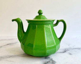 Hall Buchanan Pour Right Tricolator Tea or Coffee Pot. Bright Green. 8 Cup Pot. Vintage Tea Pot. Kitchen Decor