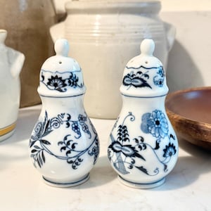 Vintage Blue Danube Pepper Shakers: Blue Onion Design, Banner Stamp
