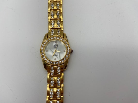 Vintage Elizabeth Taylor White Diamonds Goldtone … - image 2