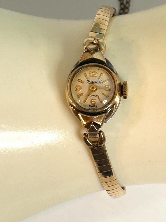 Vintage Gaumont 10K GF Lady Watch 17 Jewels Foreign Shock Resist Watch UNTESTED VINTAGE WALTHAM Watch 17 JEWELS WIND-UP LADIES 10k GF  main image 2