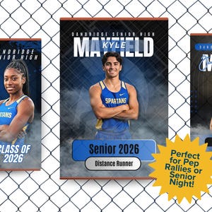 Pu&ograve; includere: Tre poster rettangolari con atleti della Dandridge Senior High in uniformi blu e oro degli Spartans. I poster mostrano nomi, Class of 2026 e ruoli come Distance Runner. Un grafico a stella gialla riporta la scritta Perfect for Pep Rallies.