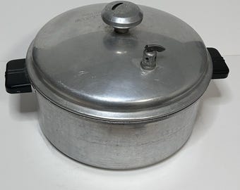 Olla a presión Massillon de aluminio vintage, fabricada en EE. UU. en la década de 1940. Le faltan las piezas del anillo de cierre.