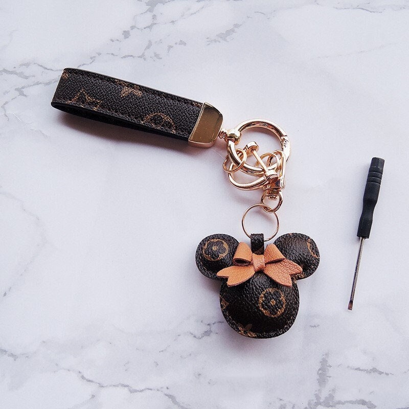 louis vuitton minnie mouse keychain