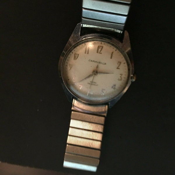 working Vintage 1969 CARAVELLE by Bulova N3 with awesome kreisler calendar band