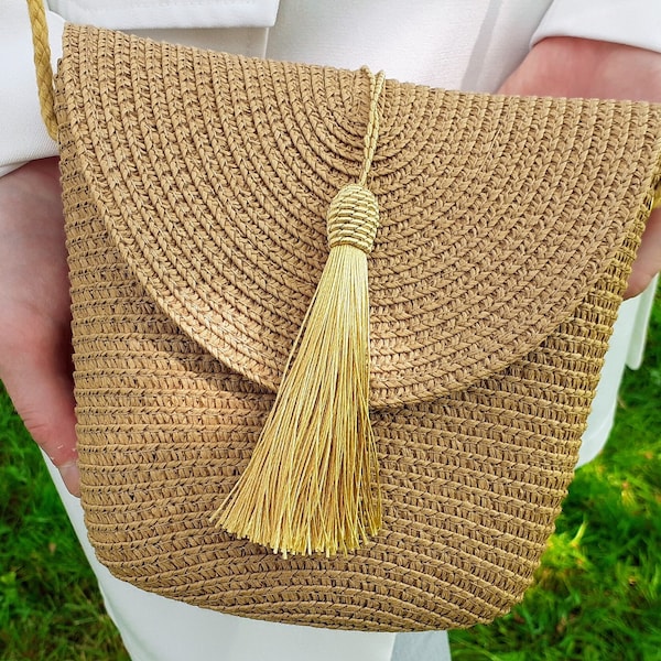 Sac en paille minimaliste écologique tissé en raphia - Petit sac à main vacances d'été à pompon à franges doré pour fille - Bride ajustable