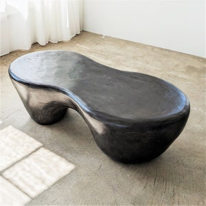 Sculptural Coffee table in Black Tadelakt - Moroccan plaster