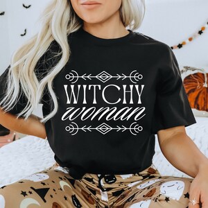 Witchy Vrouw Halloween Graphic Tee, Heks T-Shirt