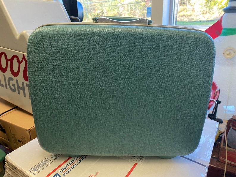 samsonite clamshell luggage