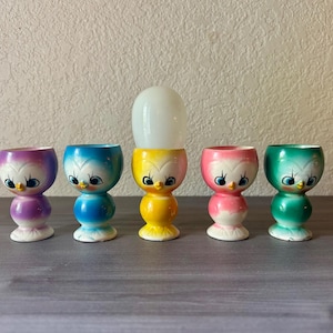 Vintage set of 5 Chick Egg Cup Holders, Vintage Kitsch Easter Decor, Vintage Anthropomorphic Chick Egg Cups Made in Japan