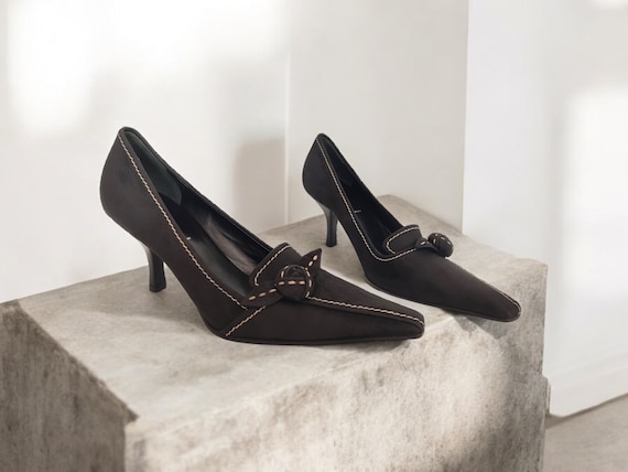 PRADA Vintage Black Leather Pointed Toe Pumps With Floral