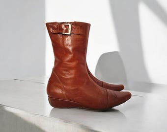 【関税&送料込み】Tod'S Booties TOD'S Brown Leather Pointed Toe Ankle Boots Short Wedge Heel
