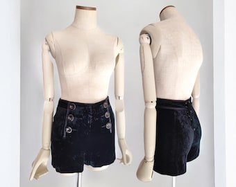 EMILIO PUCCI Shorts i siden- och sammetskvalitet med snörning, svarta korta shorts med hög midja, dubbelknäppta fickor och knappar, tillverkade i Italien, XS
