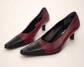 PERONI Italian Designer Vintage Kitten Heels Cap Toe Two Tone Pointy Pumps in Burgundy Black 90's 00's Heels Made in Italy Eu36