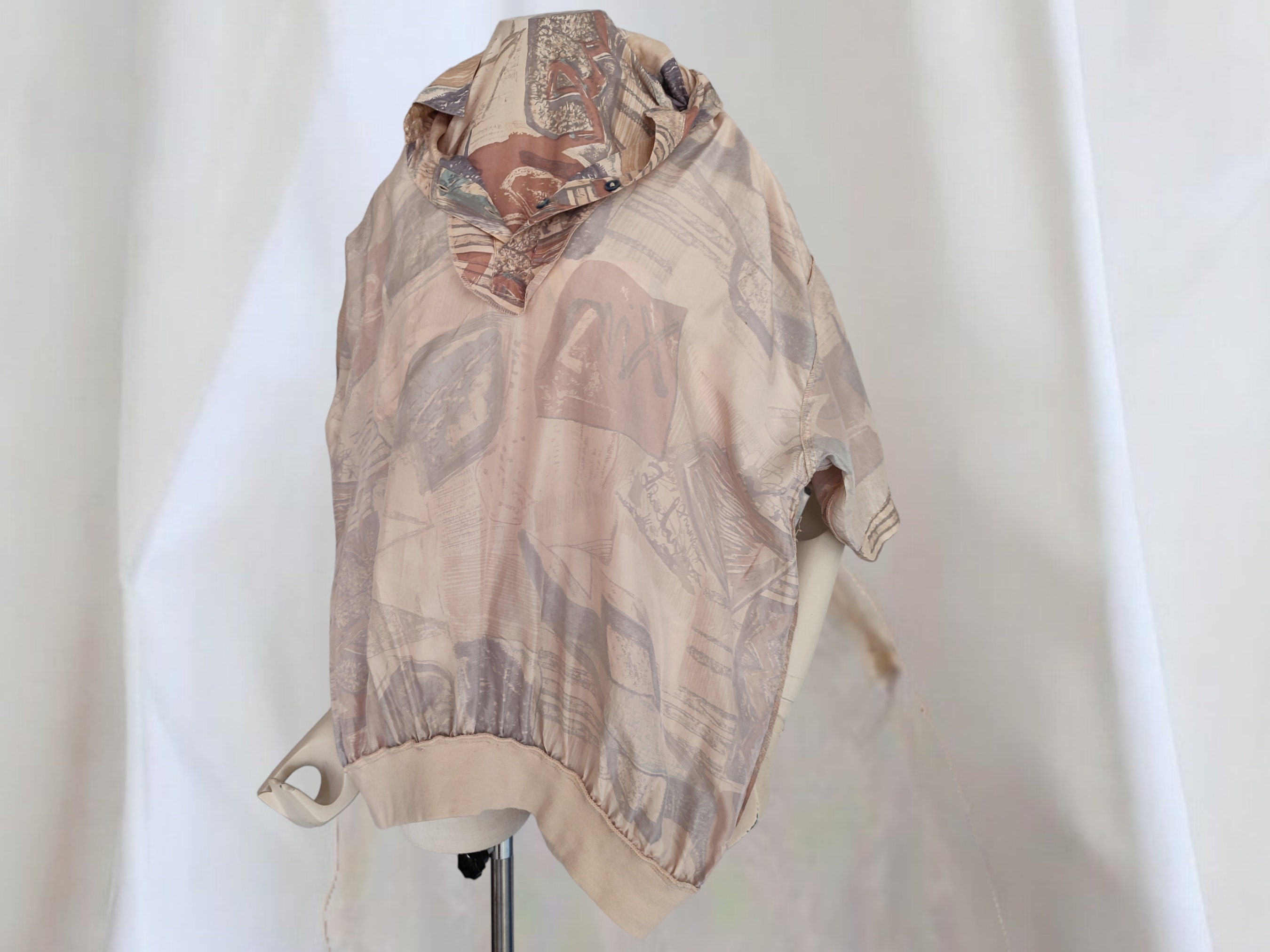 C&A Vintage Silk Short Sleeve Unisex Shirt Blouse, Abstract C&A Vintage Silk Short Sleeve Unisex Shirt Blouse, Abstract