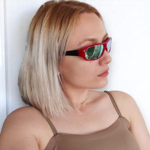 Y2k Vintage Mirror Lenses Wrap Around Sunglasses in Red Black 90's 2000's Y2k Sunglasses For Women And Men Polarized Sunglasses NOS