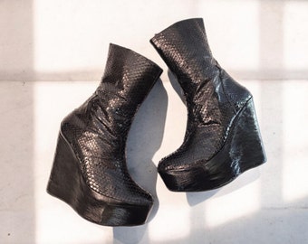 90&#39;s Vintage Black Snakeskin Platform Ultra High Heel Boots Genuine Leather Handmade Ankle Boots Y2k Womens Boots Eu37.5-38/Us7-7.5