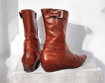 TOD'S Brown Leather Pointed Toe Ankle Boots Short Wedge Heel