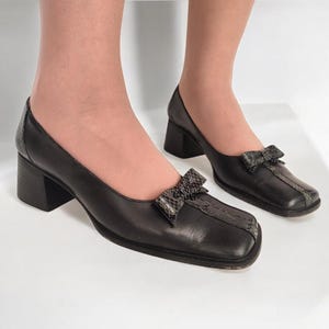 BERTONI 90-tals vintage svarta läderloafers med fyrkantig tå, grova pumps med blockklack, tillverkade i Italien Eu37-37,5/Us6,5-7 presenter till henne