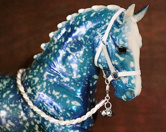 Breyer Mischief the Holiday Donkey 2002 Vintage Santa Christmas