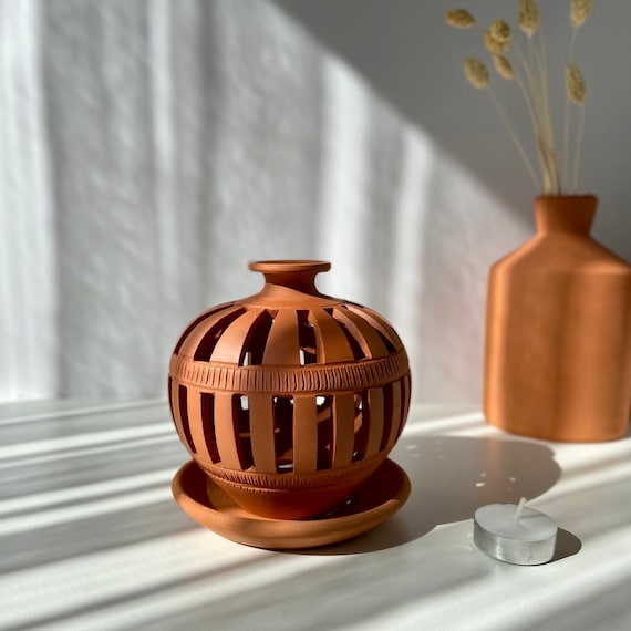 Terracotta tea outlet light holder