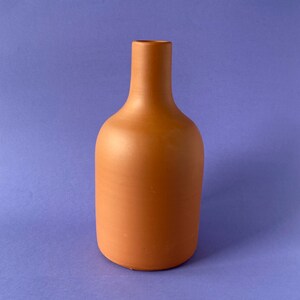 Jarrón de botella de cerámica de barro, jarrón de arcilla de flores secas boho, olla de terracota de granja, decoración de porche de otoño, jarrones de pieza central, estilo múltiple 1. vase