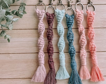 Macrame keychain