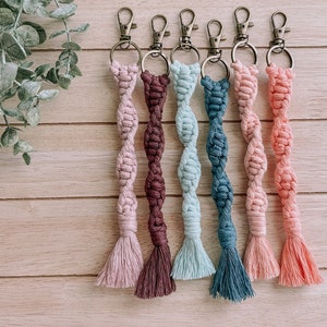 Macrame keychain