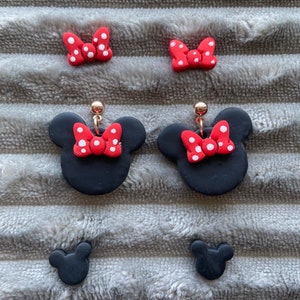 Pendientes de arcilla polimérica inspirados en Minnie