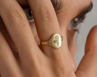 Gold birth flower ring for her, engraved floral jewelry, personalized flower statement ring, gift for women, minimalist flower sign ring