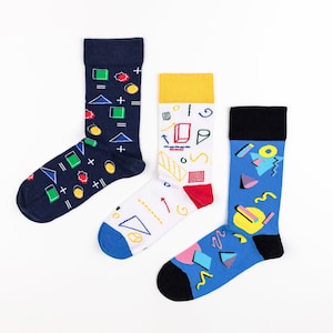 Calcetines con temática escolar, calcetines escolares, calcetines para profesores, calcetines geométricos, calcetines divertidos, calcetines coloridos, calcetines bonitos, regalo para profesores, calcetines para estudiantes