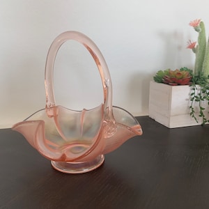 Kosz rocznicowy Vintage Fenton Velva Rose, 75. rocznica, różowe szkło stretch, różowy opalizujący, podpisany Fenton