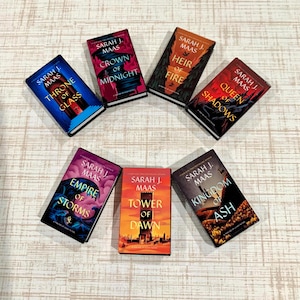 3D Printed Miniature Books: Throne of Glass Series