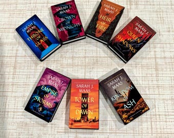 3D Printed Miniature Books: Throne of Glass Series
