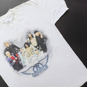 Vintage 1997 Aerosmith Nine Lives World Tour T Shirt size L (W 22 x L 30.5)