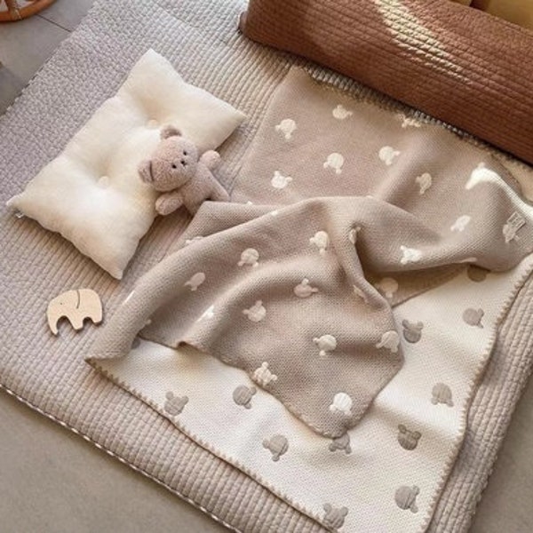 Couverture de bébé faite main en coton jacquard réversible, cadeau de baby shower, couverture d'ours pour nouveau-né