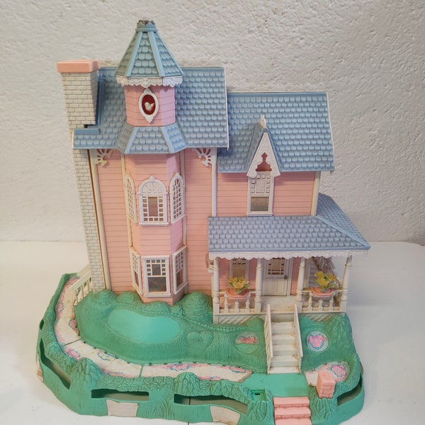 Fisher Price - Precious Places - Magic Key Mansion avec figurines, meubles et accessoires : Un bijou vintage pour collectionneurs