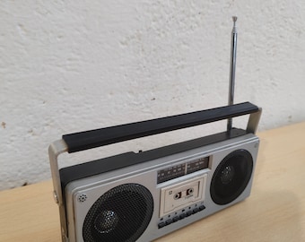 Vintage York FM & AM Radio - British Registered Design - Retro Style