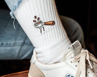 Portafilter socks for coffee fans • Embroidered organic cotton sports socks for women & men • Funny tennis socks with barista motif