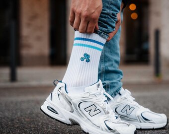 Blue dumbbell socks for fitness fans • Embroidered organic cotton sports socks for women & men • Fun tennis socks with dumbbell motif