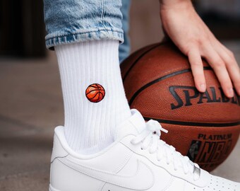 Basketball socks for sports fans • Embroidered organic cotton sports socks for women & men • Fun tennis socks with ball sports motifs