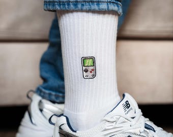 Gameboy socks for gaming fans • Embroidered organic cotton sports socks for men & women • Fun tennis socks with a 90s motif