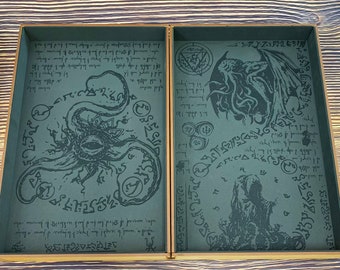 Lovecraft Horror Themed Würfelbecher