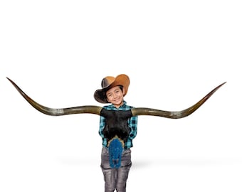 Tempered Glass Longhorn Skull: Modern Bar Art, Luxury Collector's Piece