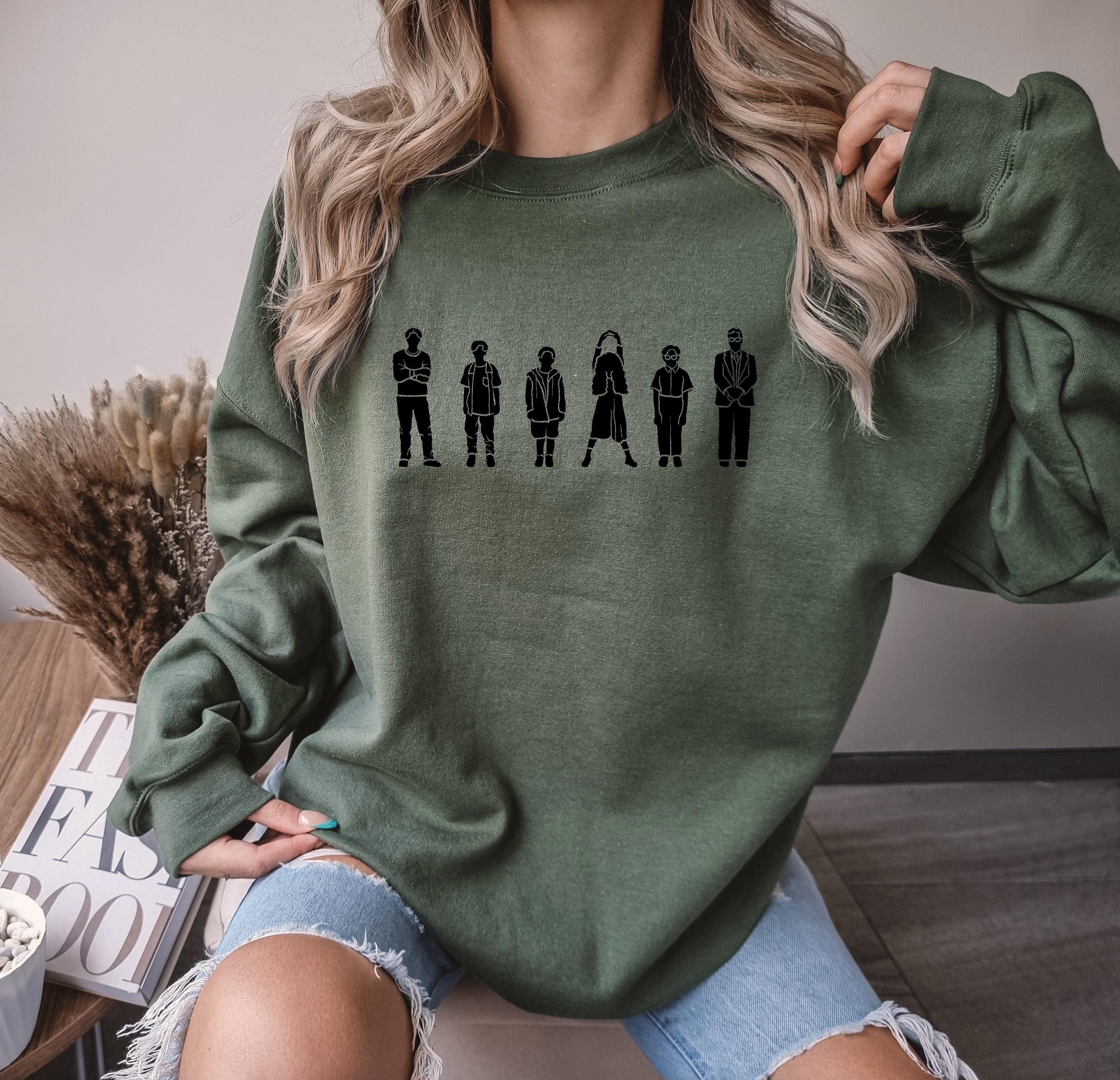 BmW | Silhouettes Crewneck Sweatshirt | Unisex Fit Minimalist Style Character Sketch Art Loungewear Top