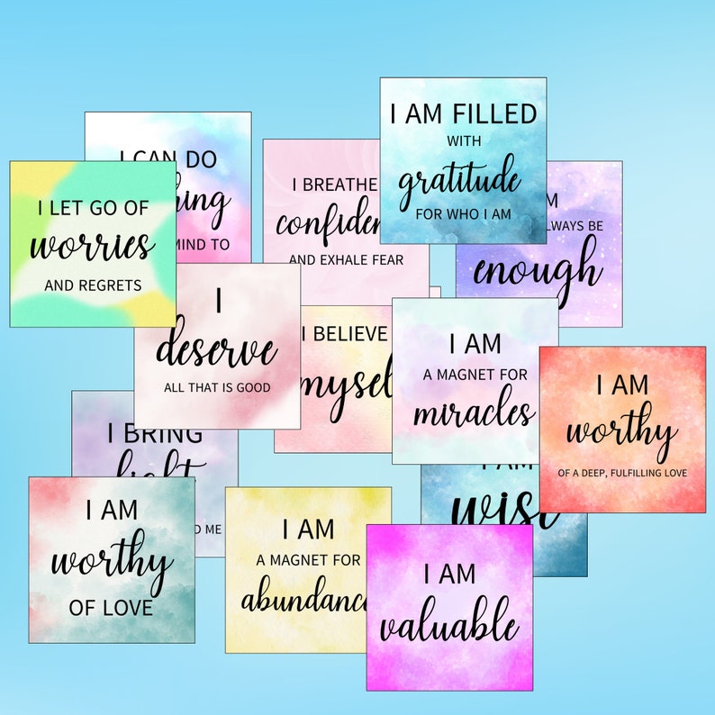 K&ouml;nnte beinhalten: Ein Set mit 10 Affirmationskarten mit Aquarellhintergr&uuml;nden. Jede Karte zeigt eine positive Affirmation in schwarzem Text. Die Affirmationen beinhalten "Ich bin erf&uuml;llt von Dankbarkeit", "Ich bin ein Magnet f&uuml;r Wunder", "Ich bin der Liebe w&uuml;rdig", "Ich bin wertvoll", "Ich bin ein Magnet f&uuml;r F&uuml;lle", "Ich glaube an mich", "Ich verdiene alles Gute", "Ich lasse Sorgen und Bedauern los", "Ich atme Zuversicht ein und atme Angst aus", und "Ich kann alles erreichen, wenn ich es mir in den Kopf setze".